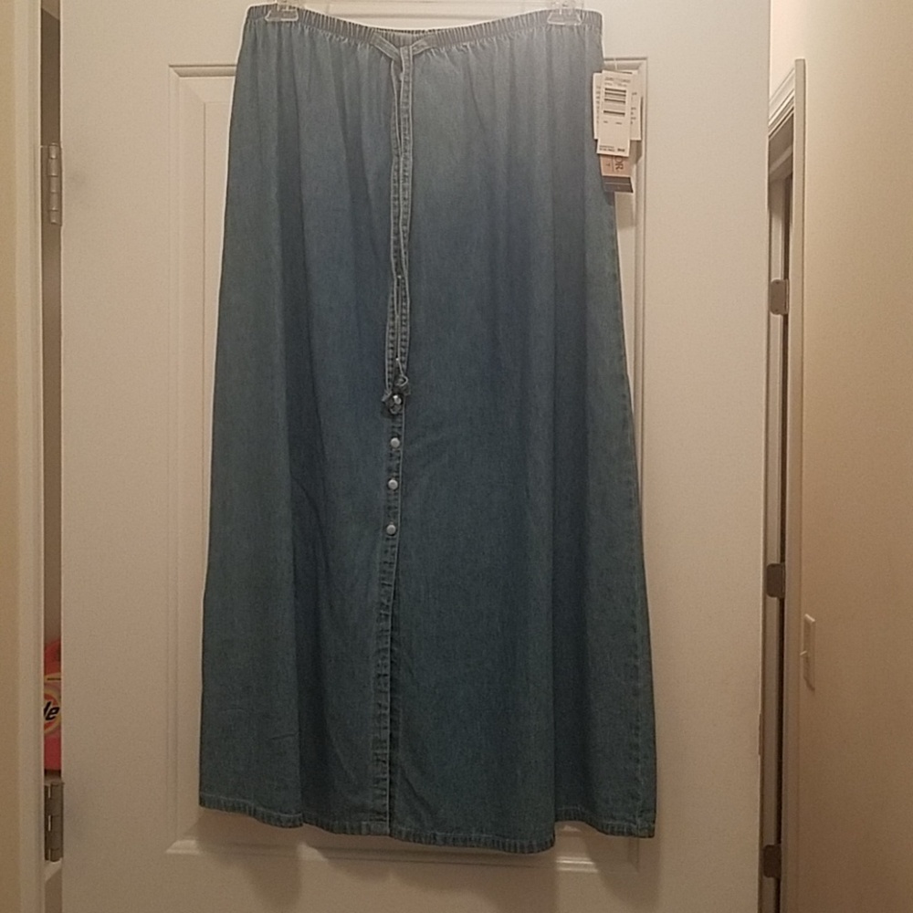 Denim skirt